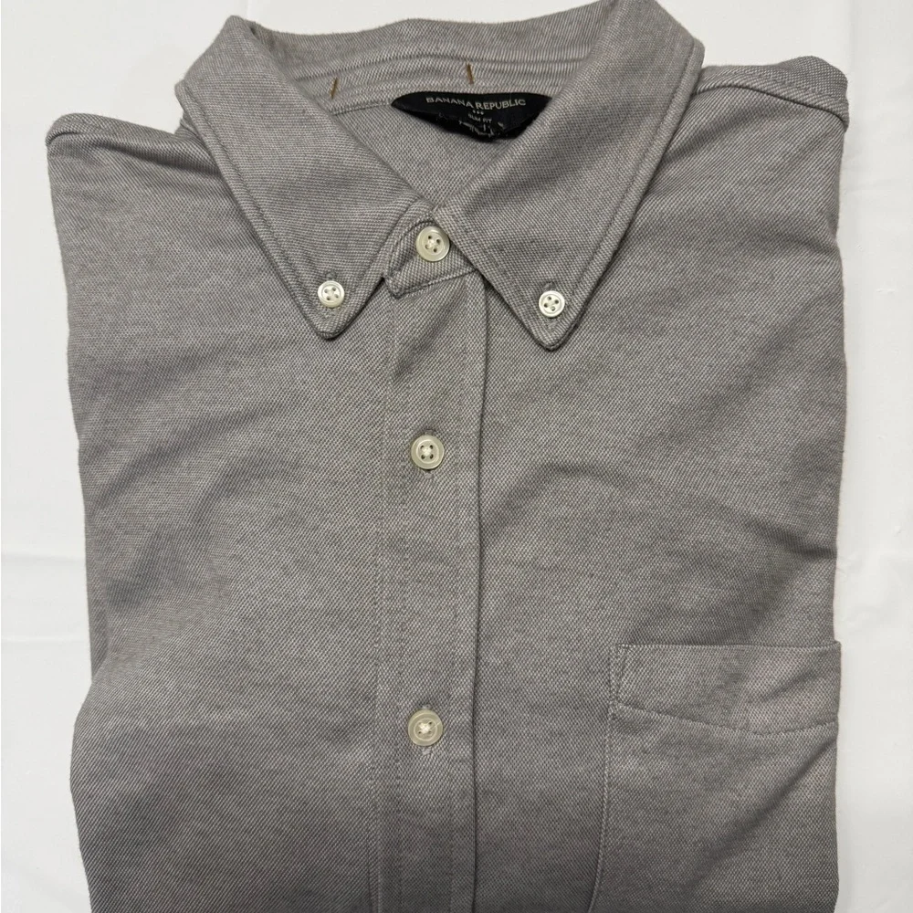 Banana Republic Men's Light Gray Button-Down Shirt